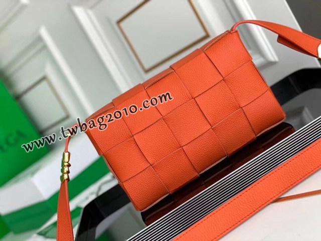 Bottega veneta高端女包 KF0017荔枝紋 寶緹嘉CASSETTE新款荔枝紋牛皮女包 BV經典款單肩斜挎包  gxz1273